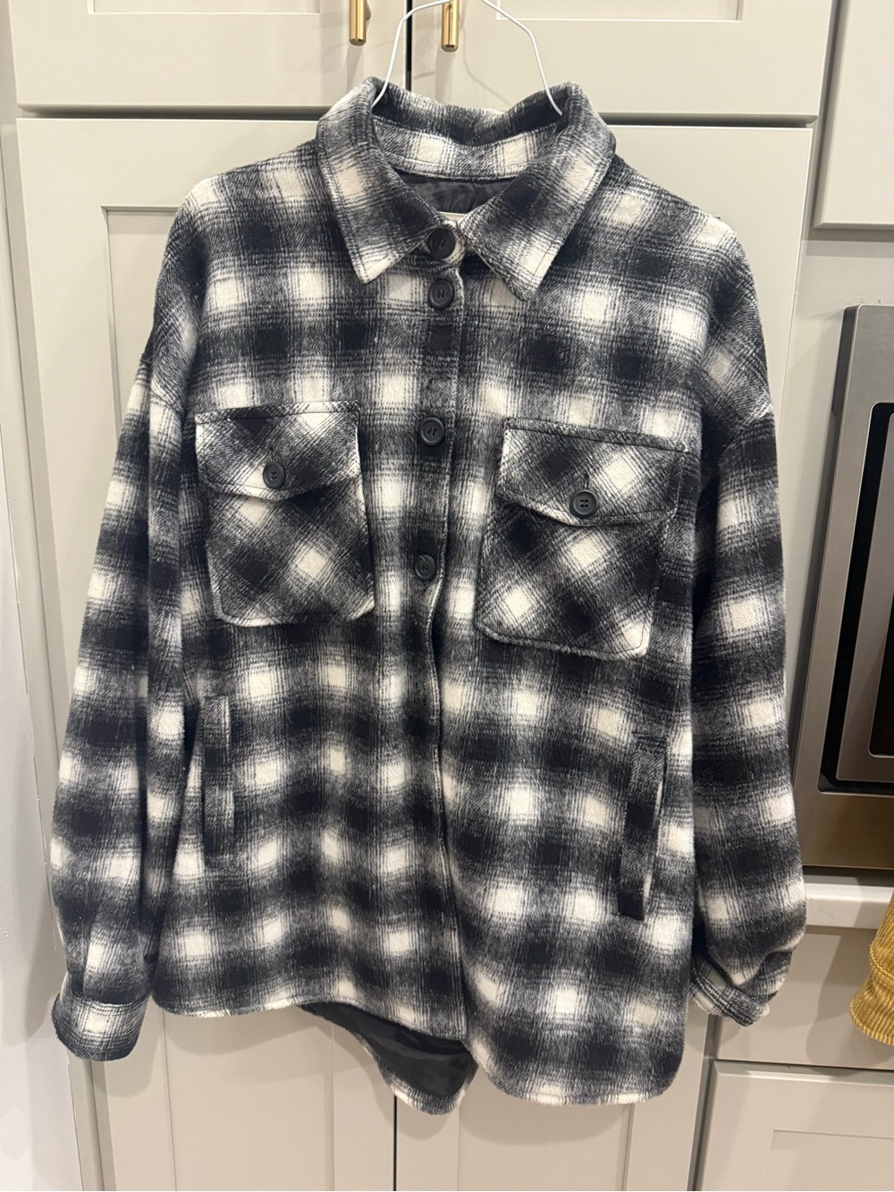 Thread & Supply Shacket Black/White Plaid Flannel Women’s Size Med Pockets EUC